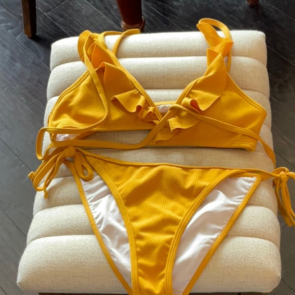 Cupshe. Gold strappy bikini never worn.